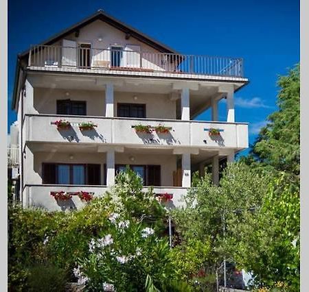 Apartments Loncar Крк Екстер'єр фото