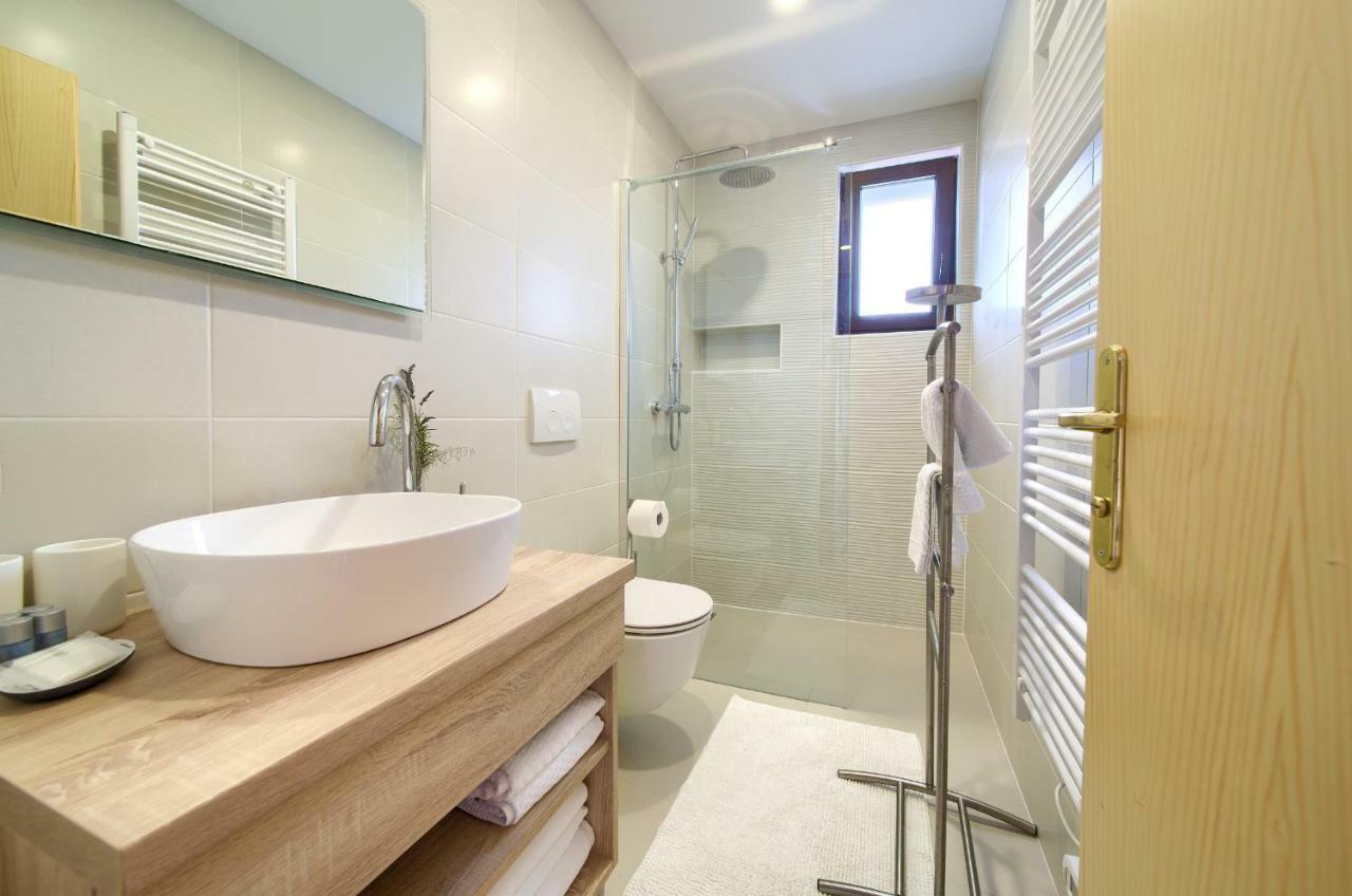 Apartments Loncar Крк Екстер'єр фото